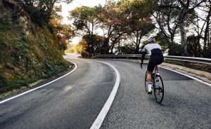 Etude posturale de cycliste par kiné ostéopathe