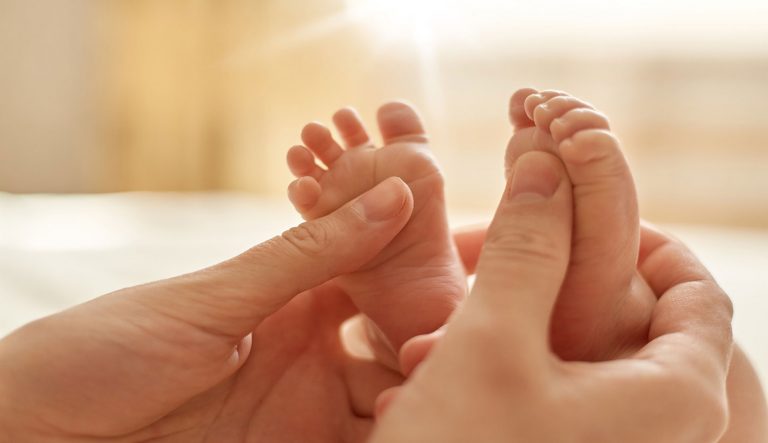 médecine alternative avec votre cabinet d'ostéopathe herblay pour accompagner les bébés nourissons